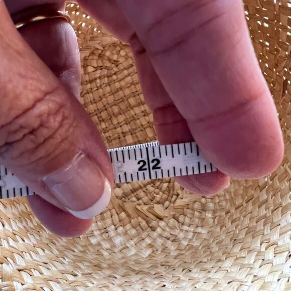 Vintage Boho straw hat with lace and flower accent - Picture 5 of 7